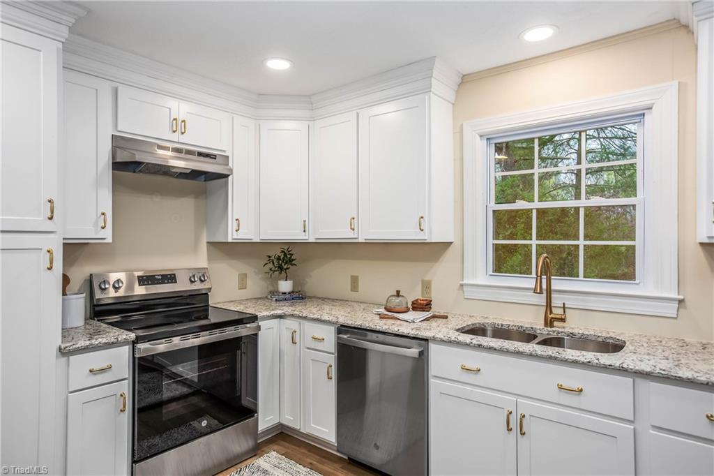 1729 Turfwood Drive, Pfafftown, North Carolina image 15