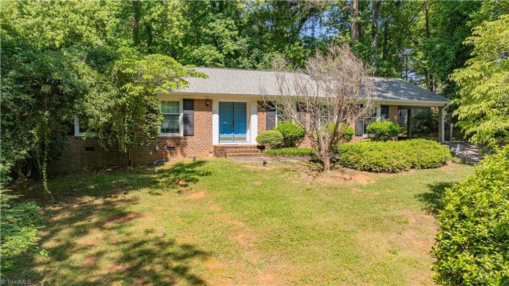 Photo of 13 Mayflower Lane, Lexington, NC 27295 (MLS # 1222020)