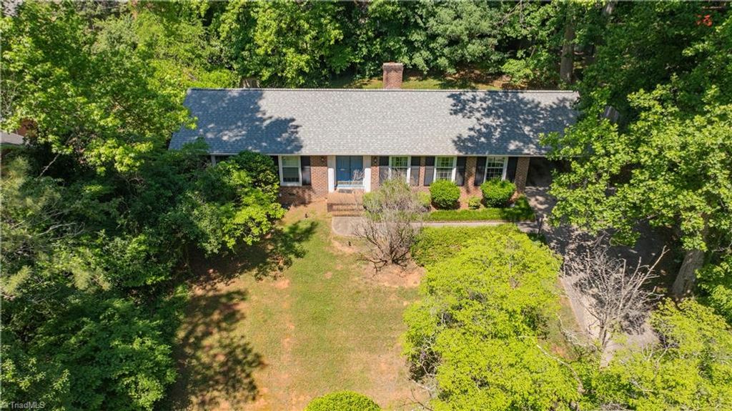 Photo of 13 Mayflower Lane, Lexington, NC 27295 (MLS # 1222020)