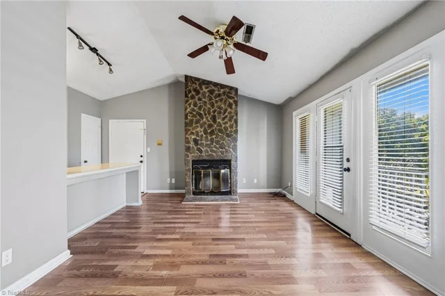 3117 Darden Road Unit L, photo 3 of 28