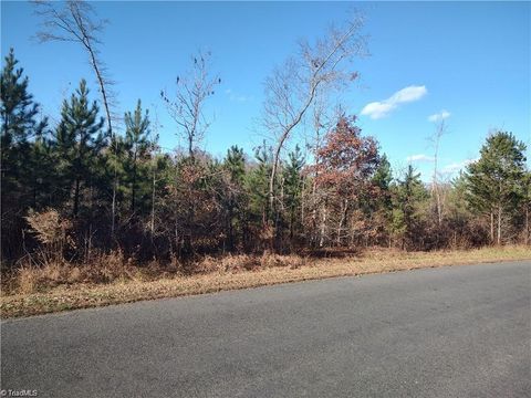 Vacant Land For Sale - 126 Harborgate Drive<br/> Denton, NC 27239