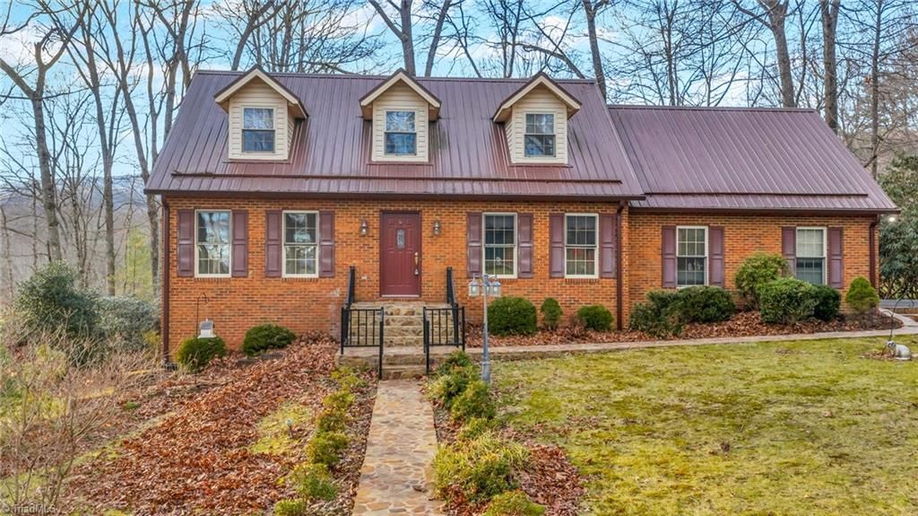 Photo of 112 Walnut Lane, West Jefferson, NC 28694 (MLS # 1206442)