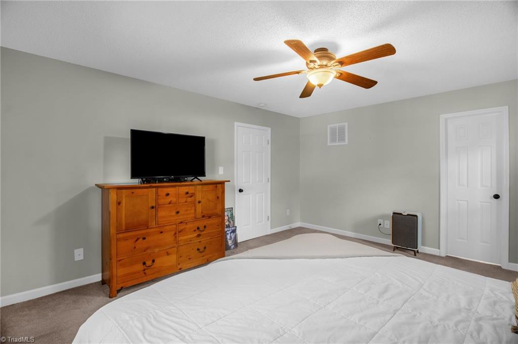 6804 Fox Horn Circle, Lewisville, North Carolina image 18