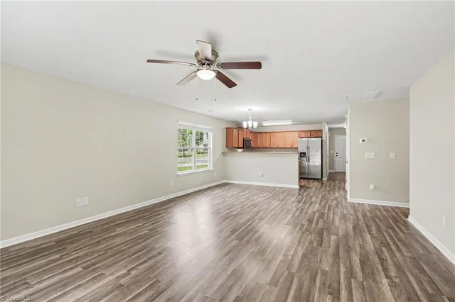 1522 Weatherend Drive, photo 5 of 21