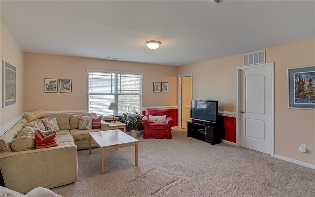 2681 Lamplight Circle, High Point, North Carolina image 23