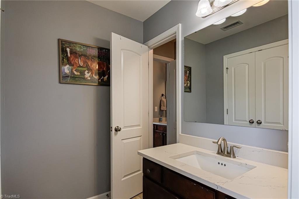 2681 Lamplight Circle, High Point, North Carolina image 31