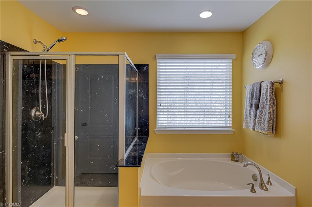 2681 Lamplight Circle, High Point, North Carolina image 37