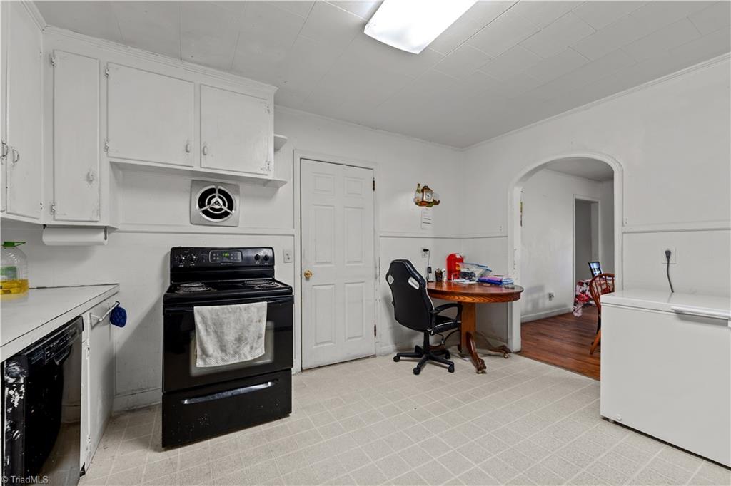 206 Friendly Road, Burlington, North Carolina image 24