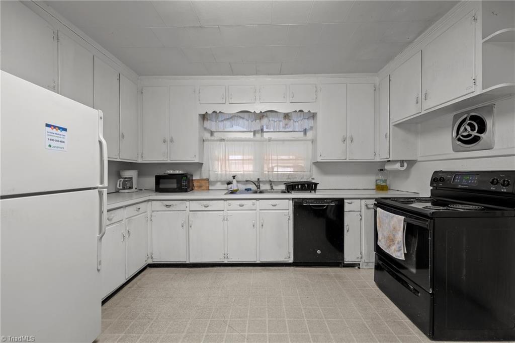 206 Friendly Road, Burlington, North Carolina image 21