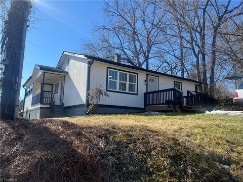 A home in Mount Airy