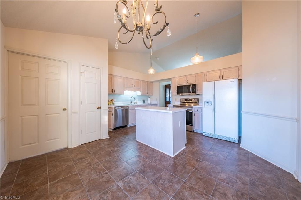 3973 Cobblestone Bend Drive, High Point, North Carolina image 6