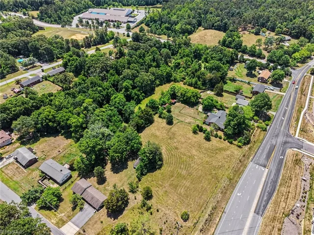 4805 Harvey Road, photo 4 of 4