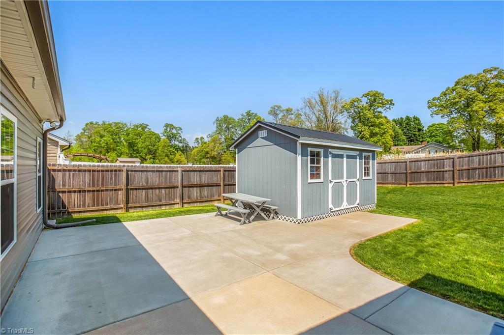 1506 Land Grove Drive, Kernersville, North Carolina image 31