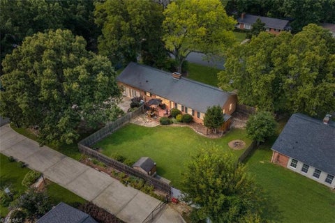 Homes For Sale - 1228 Ridgecrest Avenue<br/> Burlington, NC 27615