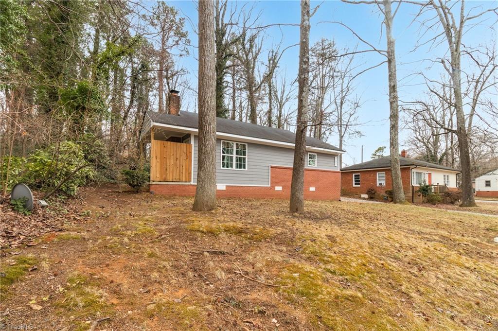 702 E Farriss Avenue