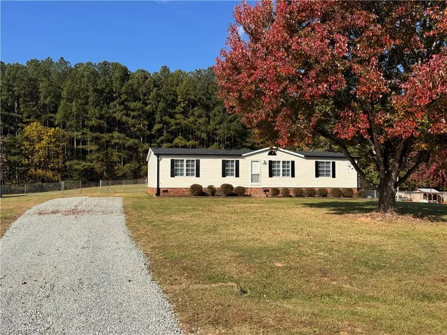280 John T Farabee Lane, photo 3 of 50