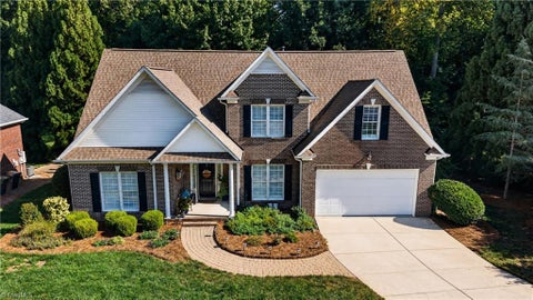 Homes For Sale - 3706 Regents Park Lane<br/> Guilford County, Greensboro, NC 27455