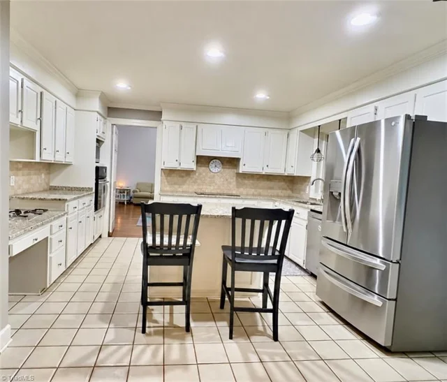 206 Ivy Lane, photo 3 of 24