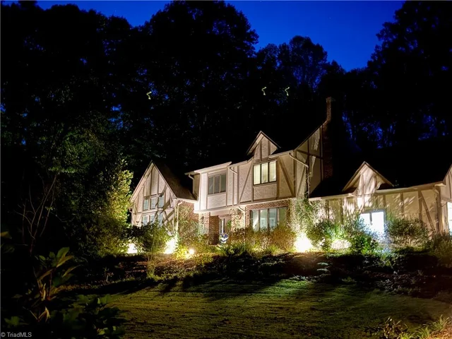 206 Ivy Lane, photo 2 of 24