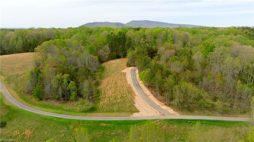 2 Thomas Farm Road, King, North Carolina image 1