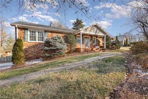 A home in Kernersville