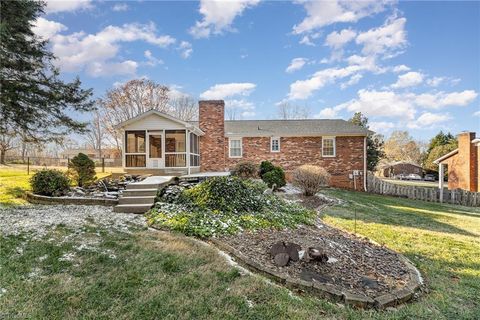 A home in Kernersville