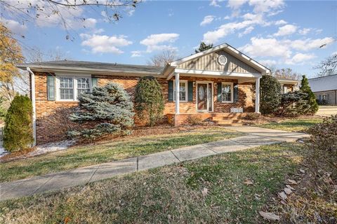 A home in Kernersville