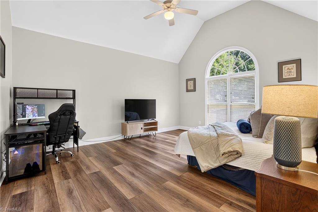8704 Invershield Court