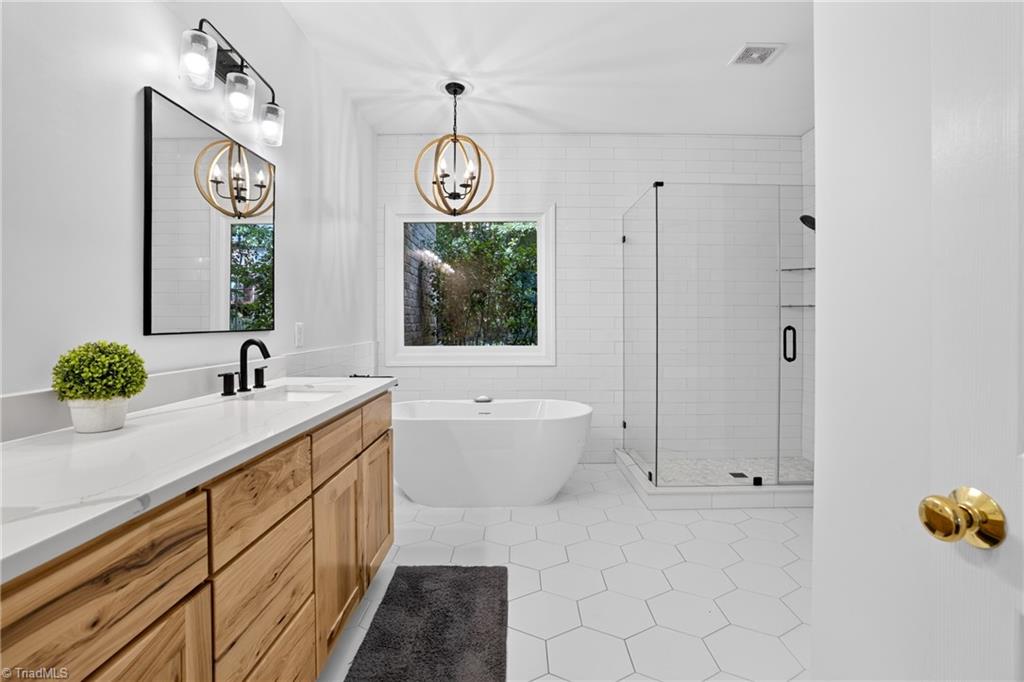 8704 Invershield Court