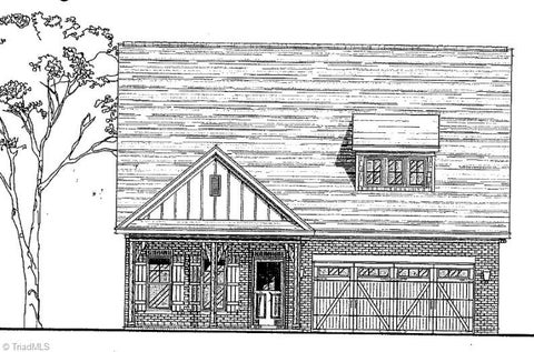 Homes For Sale - 2792 Monarch Way<br/> Winston-Salem, NC 27106