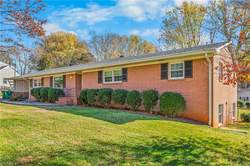 6595 Rollingwood Drive