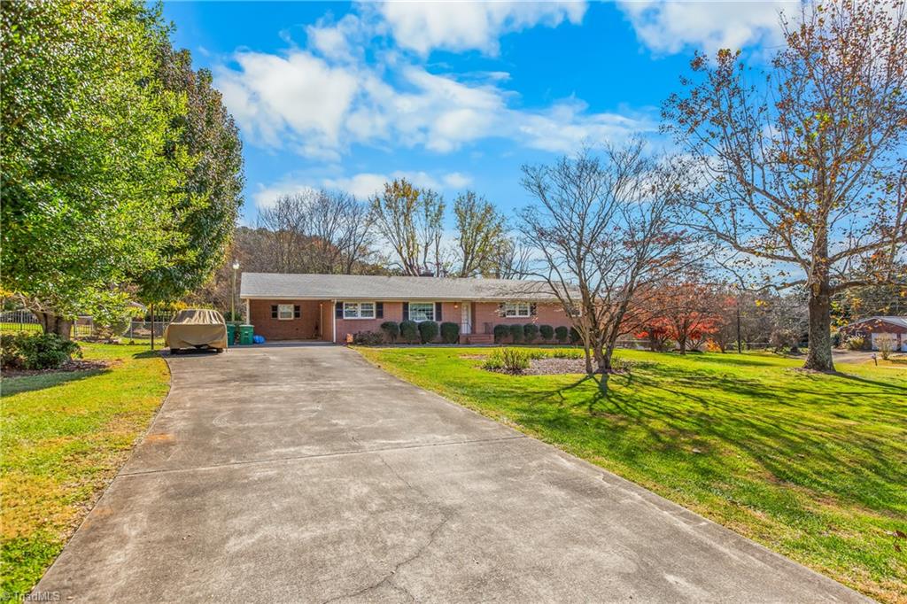 6595 Rollingwood Drive