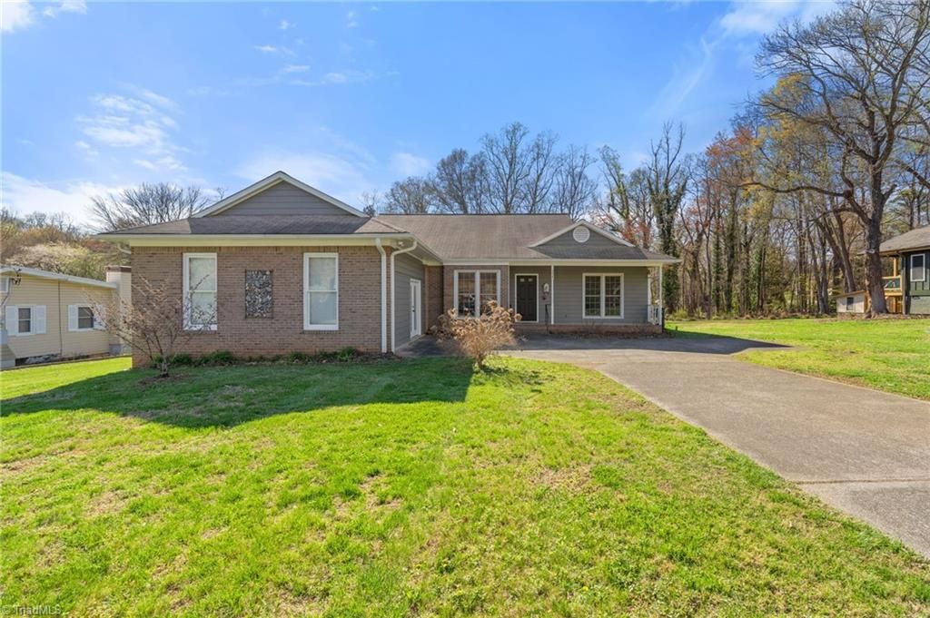 Photo of 258 Carter Circle, Winston-Salem, NC 27106 (MLS # 1212492)
