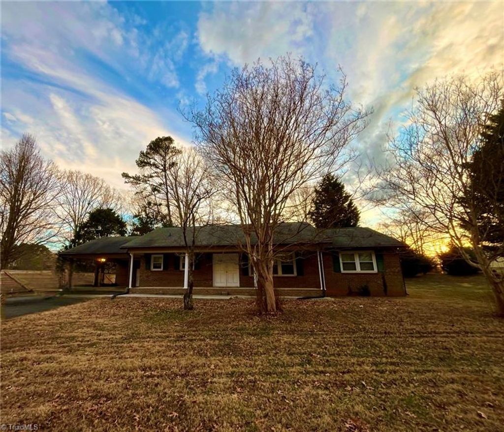 Photo of 6740 Doral Drive, Tobaccoville, NC 27050 (MLS # 1206212)