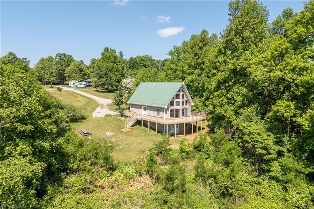 Photo of 10 Doe Valley Drive, Copper Hill, VA 24079 (MLS # 1222437)