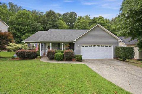 Homes For Sale - 2109 Priya Street<br/> Thomasville, NC 27360