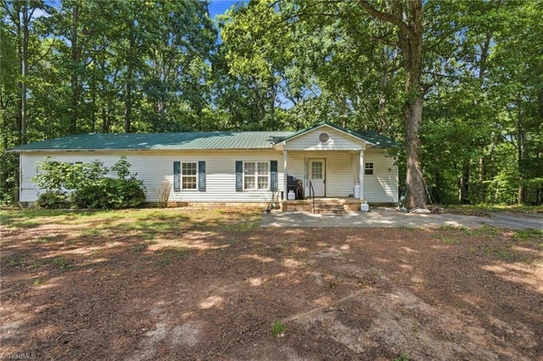 4255 REID RD, TOBACCOVILLE, NC 27050 - Image e7f19c725862ce1611a2eb5afcfd8e95/1152614344