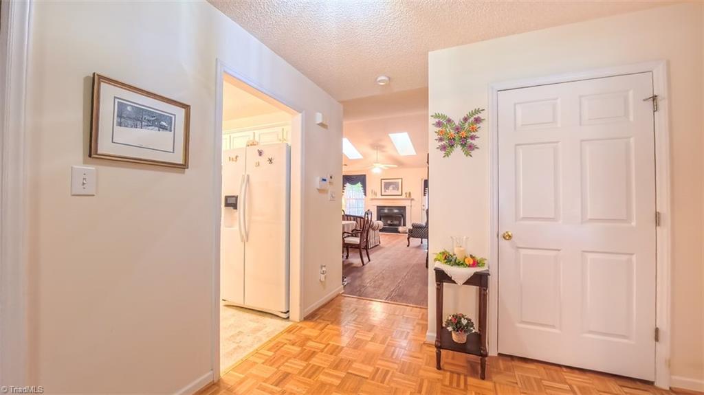 138 Wyndham Court, High Point, North Carolina image 27