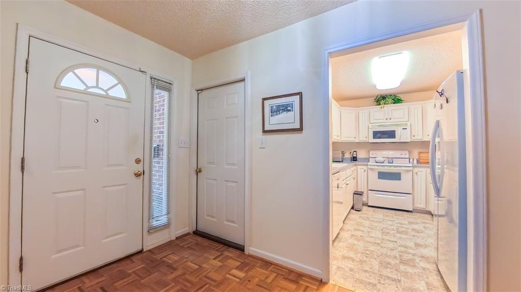 138 Wyndham Court, High Point, North Carolina image 12