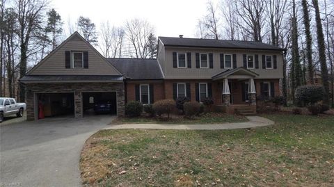 2085 Huntington Woods Drive Lexington NC 27295