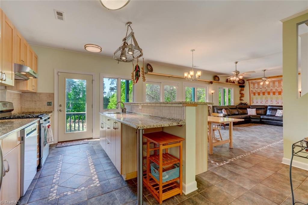 301 Gatewood Road #301, Yanceyville, North Carolina image 11