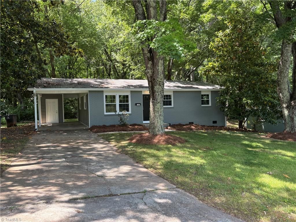 Photo of 1352 Calvert Drive, Winston-Salem, NC 27107 (MLS # 1222512)