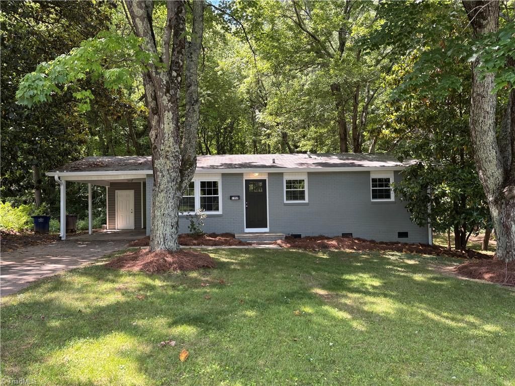 Photo of 1352 Calvert Drive, Winston-Salem, NC 27107 (MLS # 1222512)