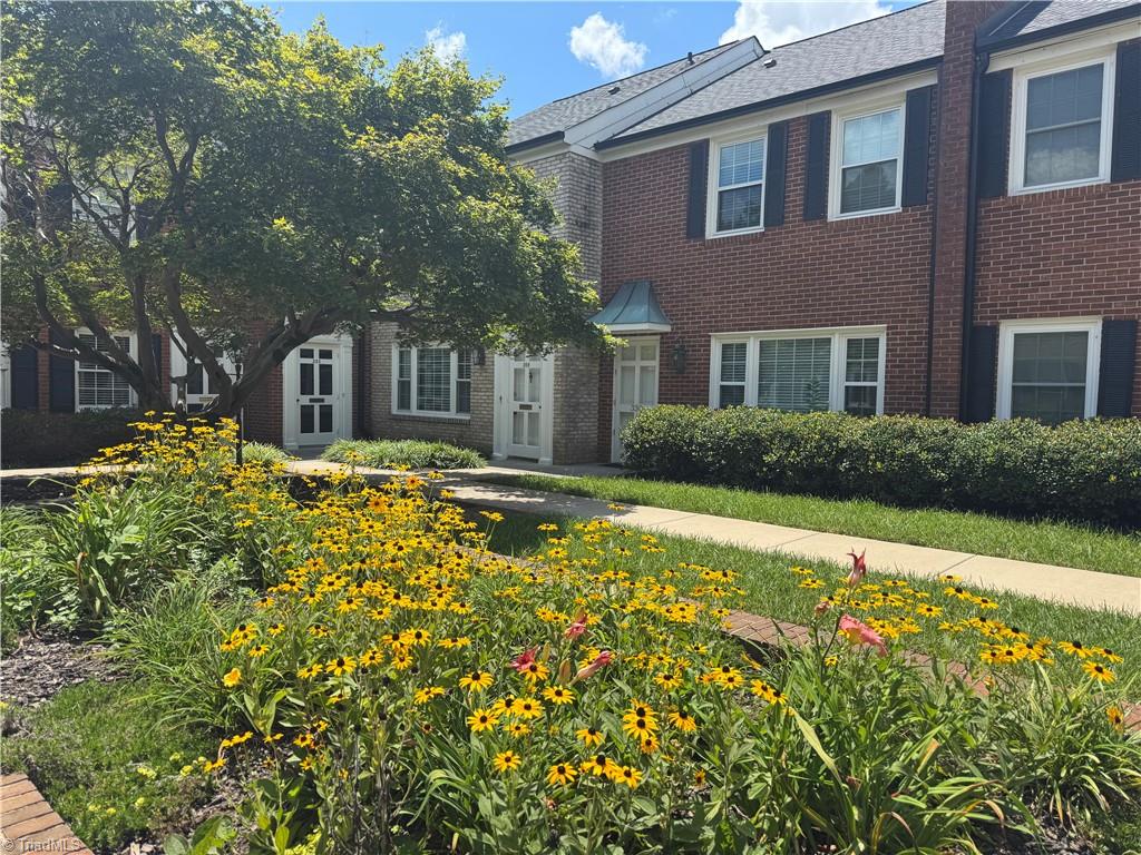 Photo of 329 Hanover Arms Court, Winston-Salem, NC 27104 (MLS # 1229979)
