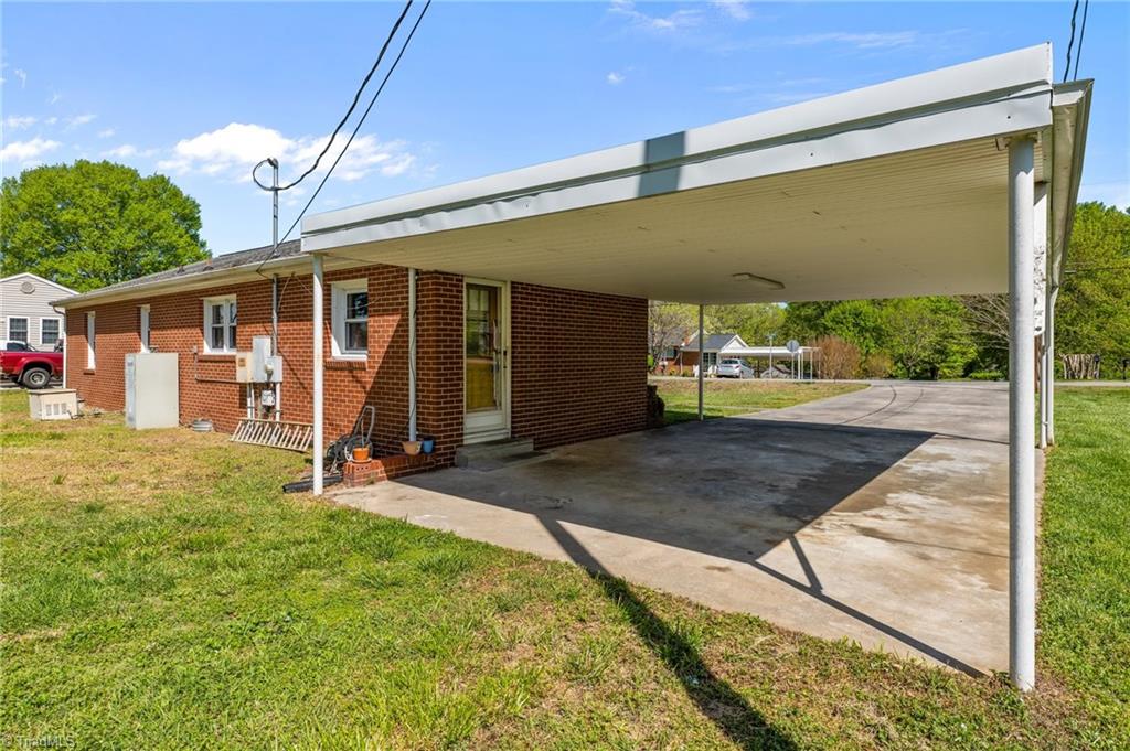 1802 Prince Edward Drive, Elon, North Carolina image 37