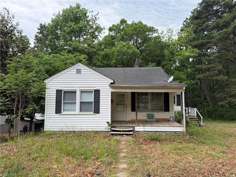 Homes For Sale - 421 Summit Avenue<br/> Asheboro, NC 27203