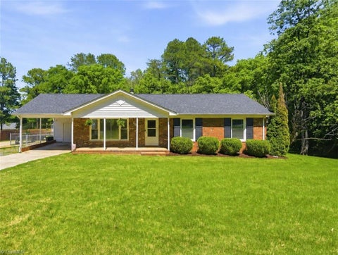 Homes For Sale - 186 Windsor Drive<br/> Graham, NC 27253