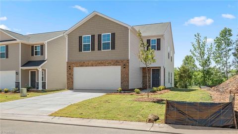 Homes For Sale - 6282 Ashton Woods Lane<br/> Rural Hall, NC 27045
