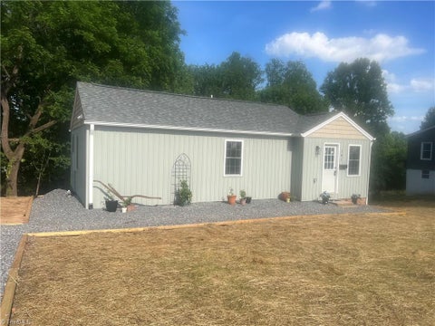 Homes For Sale - 101 Pine Street<br/> Jonesville, NC 28642