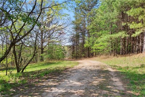 Homes For Sale - 4675 Hickory Nut Ridge Road<br/> Granite Falls, NC 28630